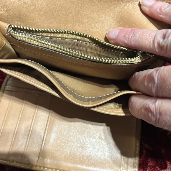 Coach trifold Signature “C” wallet - Picture 5 of 7